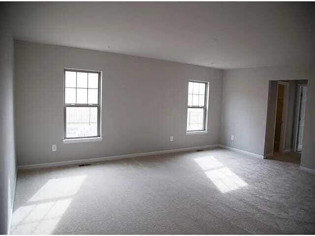 Building Photo - 17905 Woods View Dr