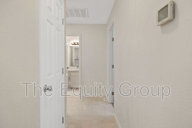 Building Photo - 500 N Tommy St