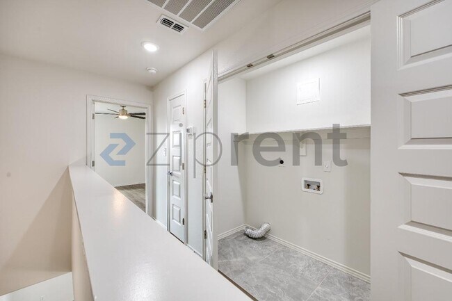 Building Photo - 5902 US-59