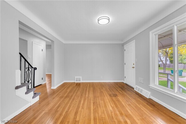 Building Photo - 5688 E 141st St