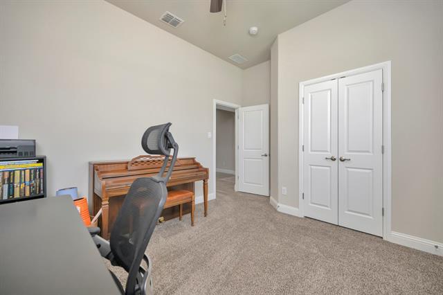 Building Photo - 2028 Windsor Dr