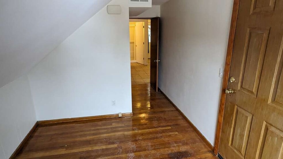 Building Photo - 11 Falmouth St