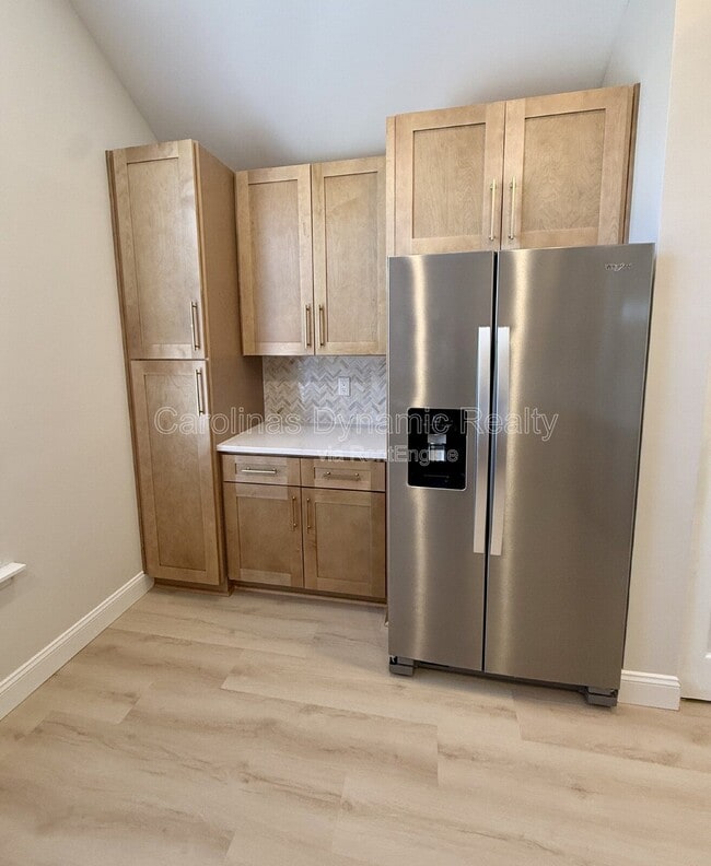 Building Photo - 8811 Roseton Ln