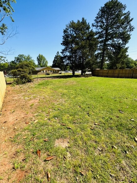 Spacious backyard - 101 Williams Dr