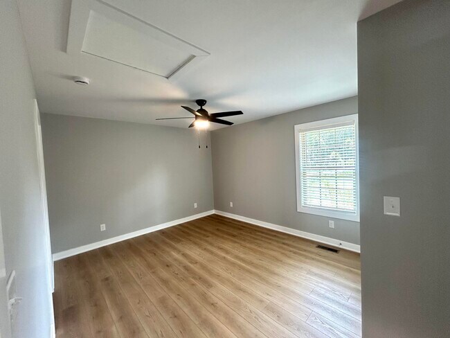 Building Photo - 1611 KY-1247