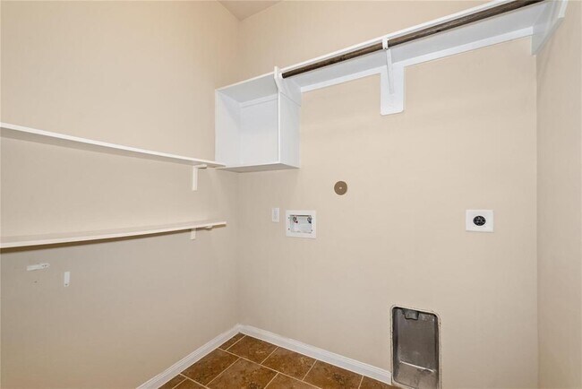 Building Photo - 17423 Waterview Dr