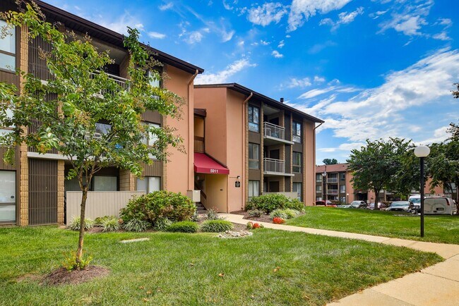 Building Photo - 5911 Tamar Dr