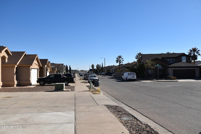Building Photo - 10830 Elise St
