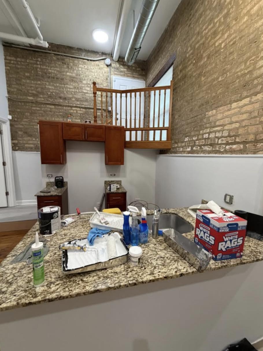 Building Photo - 2042 W Touhy Ave