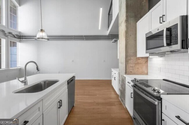 Building Photo - 230 18th St NW