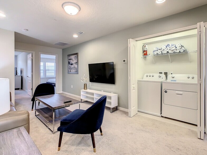 Building Photo - 2404 Tangier Dr