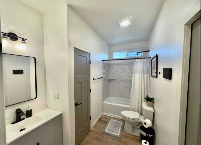 Building Photo - 17 Manley Ln