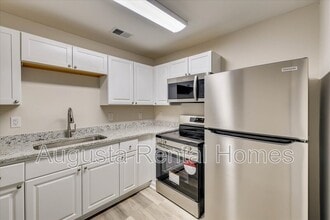 Building Photo - 42 Conifer Ct
