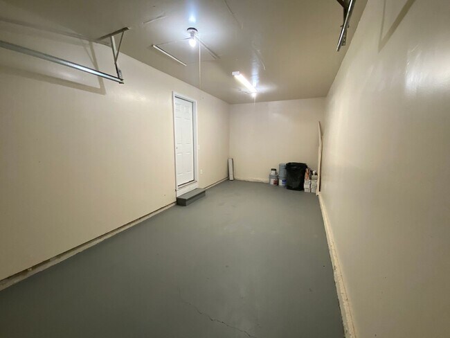 Building Photo - single family home