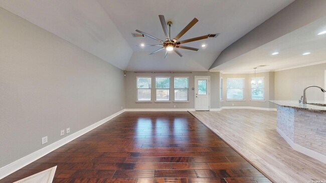 Building Photo - 1009 Crimson Cove Dr