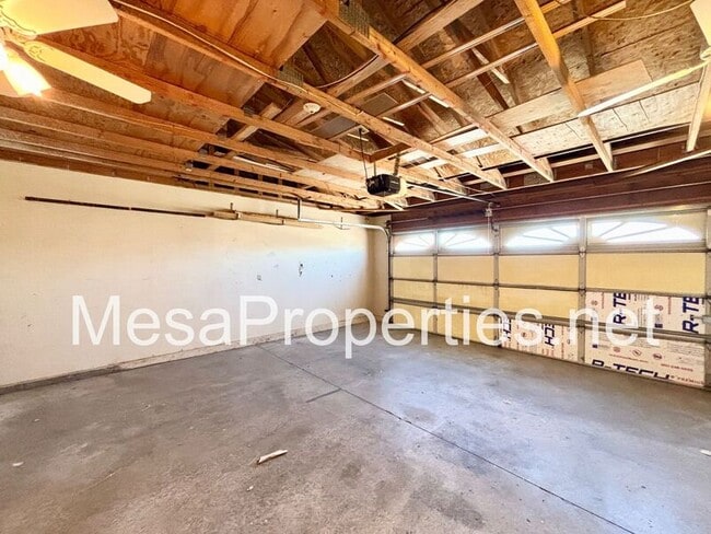 Building Photo - 15819 Cedarwood Pl