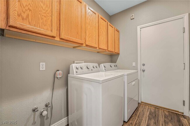 Building Photo - 2583 Mizzoni Cir