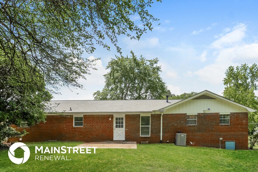 Building Photo - 6165 Marilla St