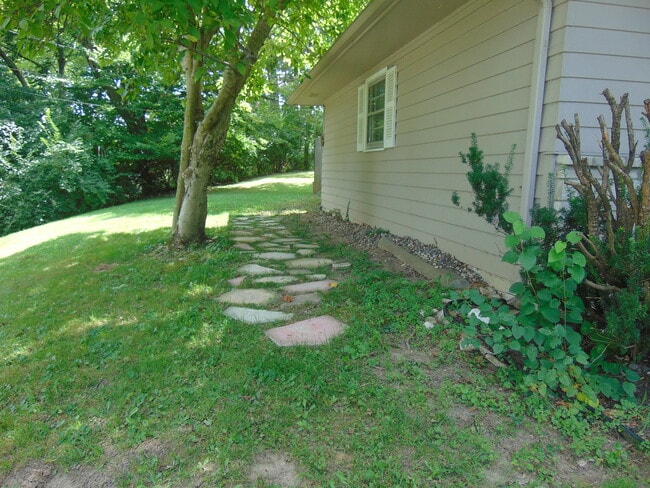 Building Photo - 5333 Bluffton Rd