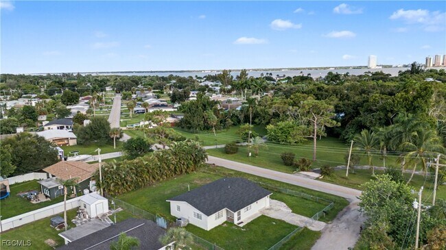 Building Photo - 138 Brooks Rd