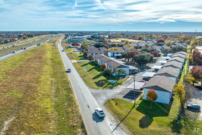 Building Photo - 1301 W Hwy 287 Byp