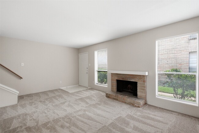 Building Photo - 2120 Wilcrest Dr