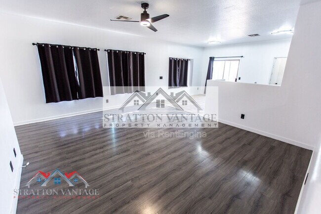 Building Photo - 16092 W Woodlands Ave