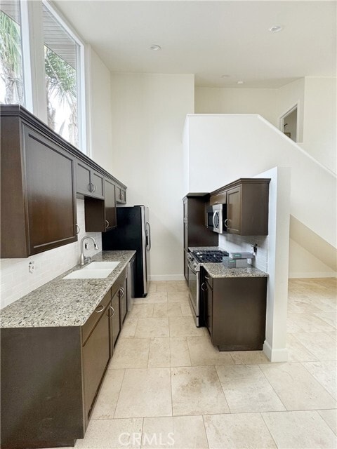Building Photo - 4100 Shorecrest Ln
