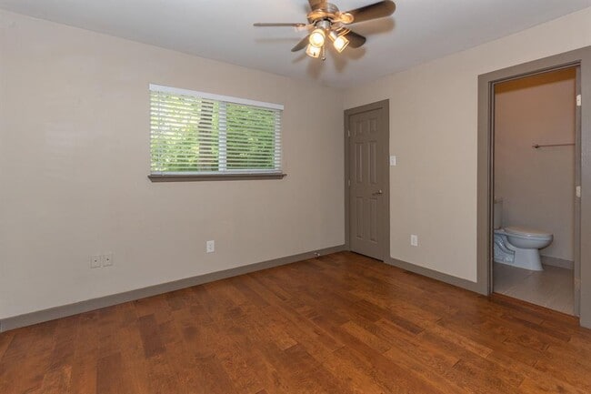 Building Photo - 1506 Rockdale Cir