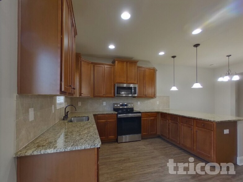 Building Photo - 11350 Freeman Way