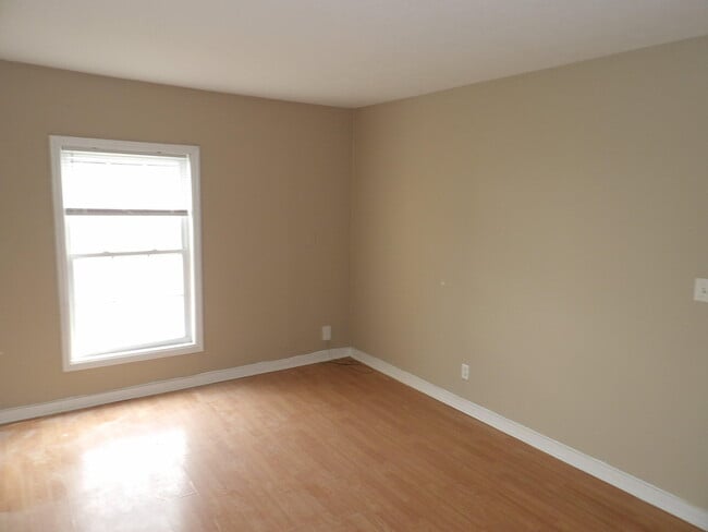 Building Photo - 35 Ashwood Ct