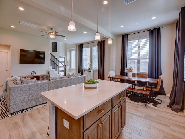 Building Photo - 2543 Manor Valley Ct