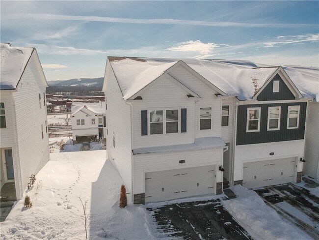 Building Photo - 122 Scotland Ln