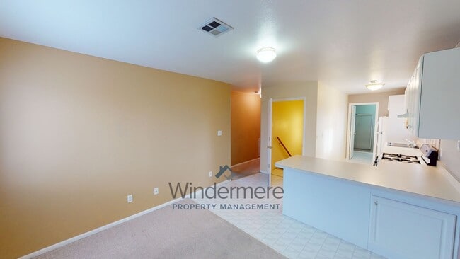 Building Photo - Birch615