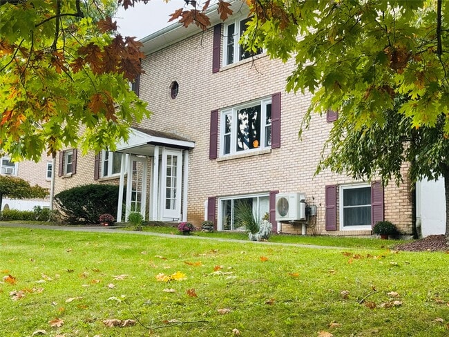 Building Photo - 212 Rano Blvd