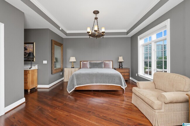 Building Photo - 2600 Highland Ave