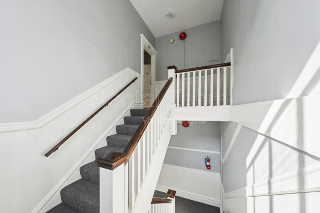 Building Photo - 1192 Pacific Ave