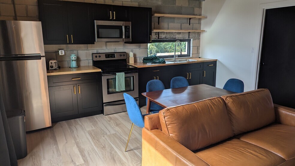 Building Photo - 1335 Churchill Rd