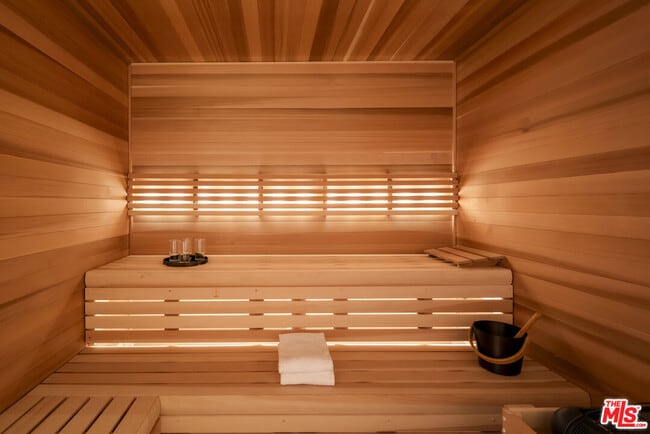 Building Photo - 1210 Laurel Way