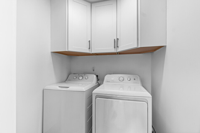 Building Photo - 6 Burgundy A