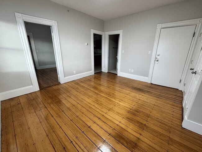 Building Photo - 602 Dorchester Ave