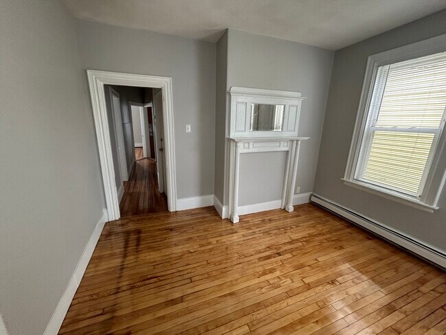 Building Photo - 835 Broadway