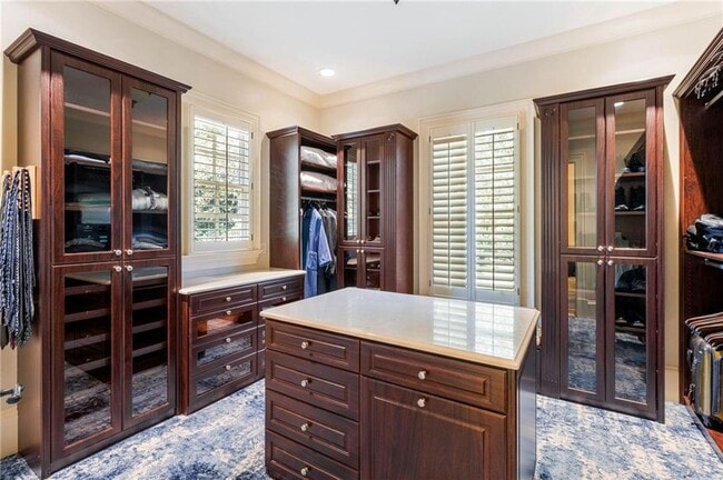 Building Photo - 4000 Heatherwood Way