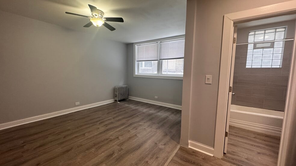 Building Photo - 6956 N Ashland Blvd