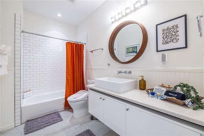 Building Photo - 69 Randolph St NE