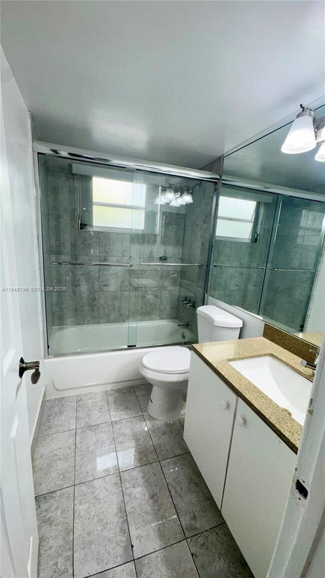 Building Photo - 919 Michigan Ave