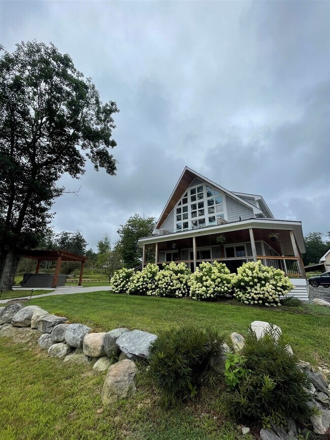 Building Photo - 13 Autumn Ln