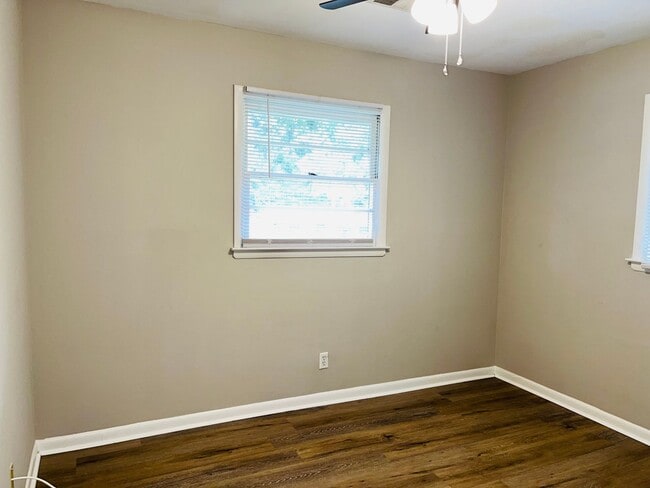 Building Photo - Wow! Beautiful brick 3 bedroom 2 bathroom home near Stone Mountain Village! Must See