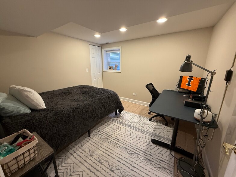 Building Photo - 4108 Maplewood N Ave