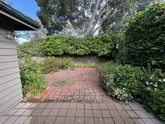 Building Photo - Immaculate Two Bedroom Home in the Heart of Carmel-by-the-Sea's "Golden Rectangle"